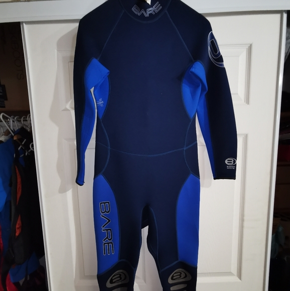 Bare Wetsuit size medium - Picture 7 of 9